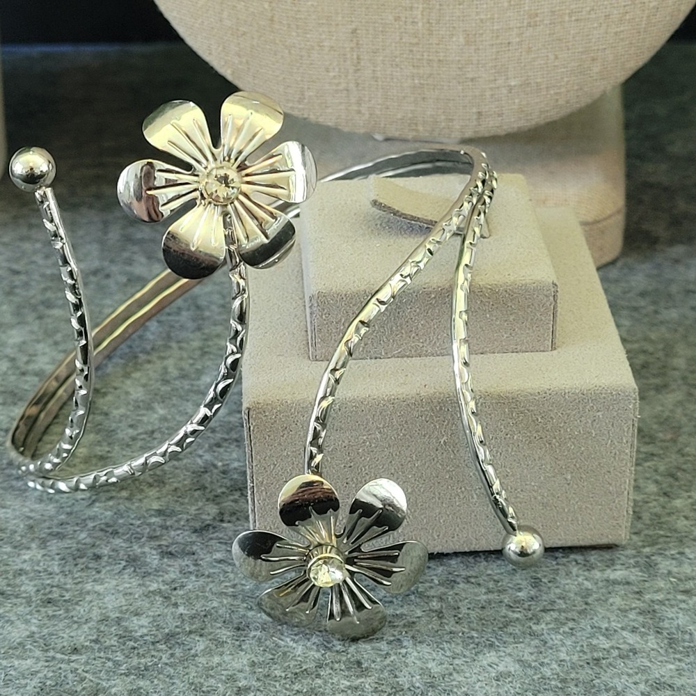 Vintage 1970s 90s Modernist Floral Rhinestone Silver Tone Cuff Bracelet